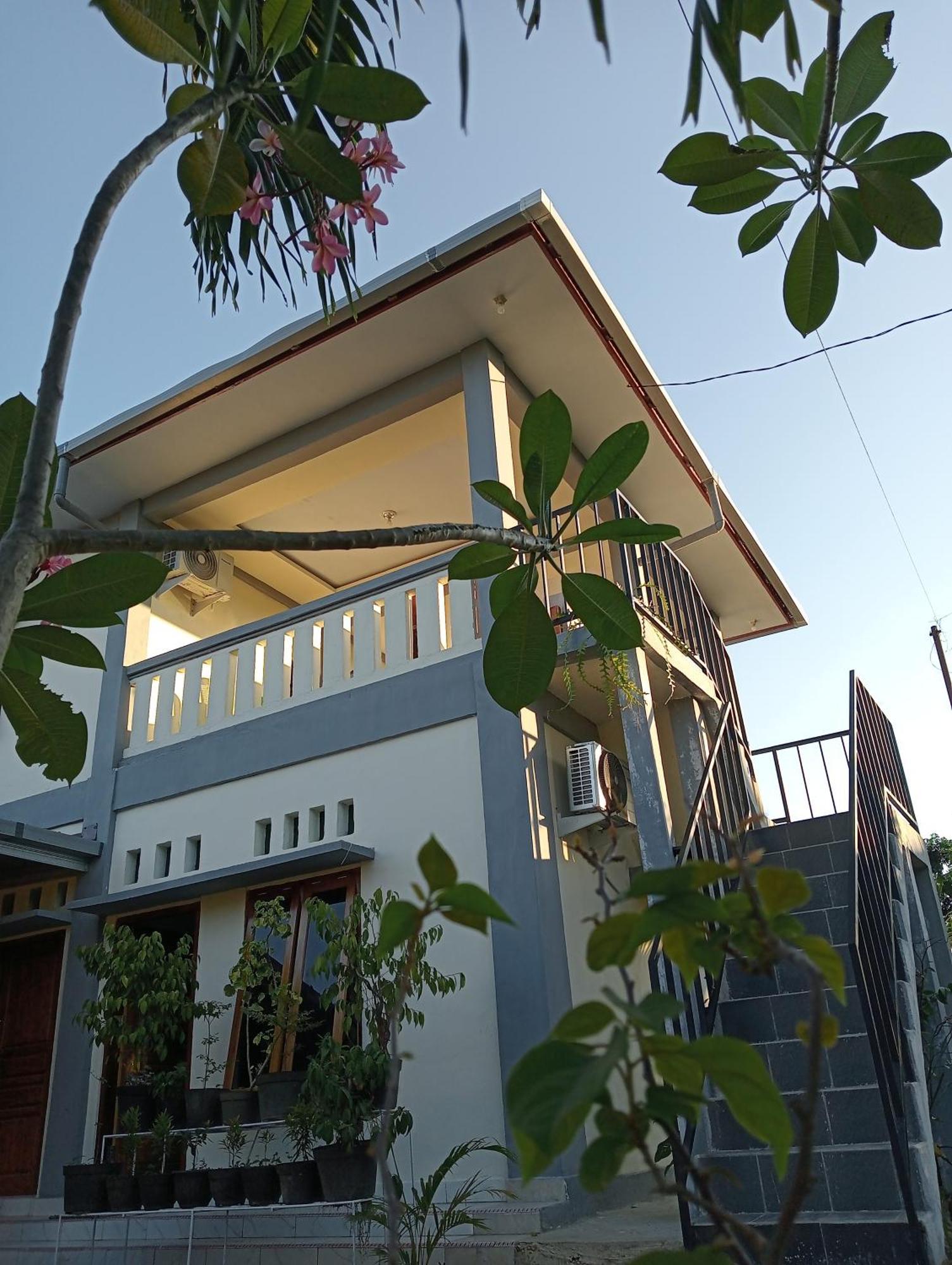 Yusilver Guest House Labuan Bajo Extérieur photo