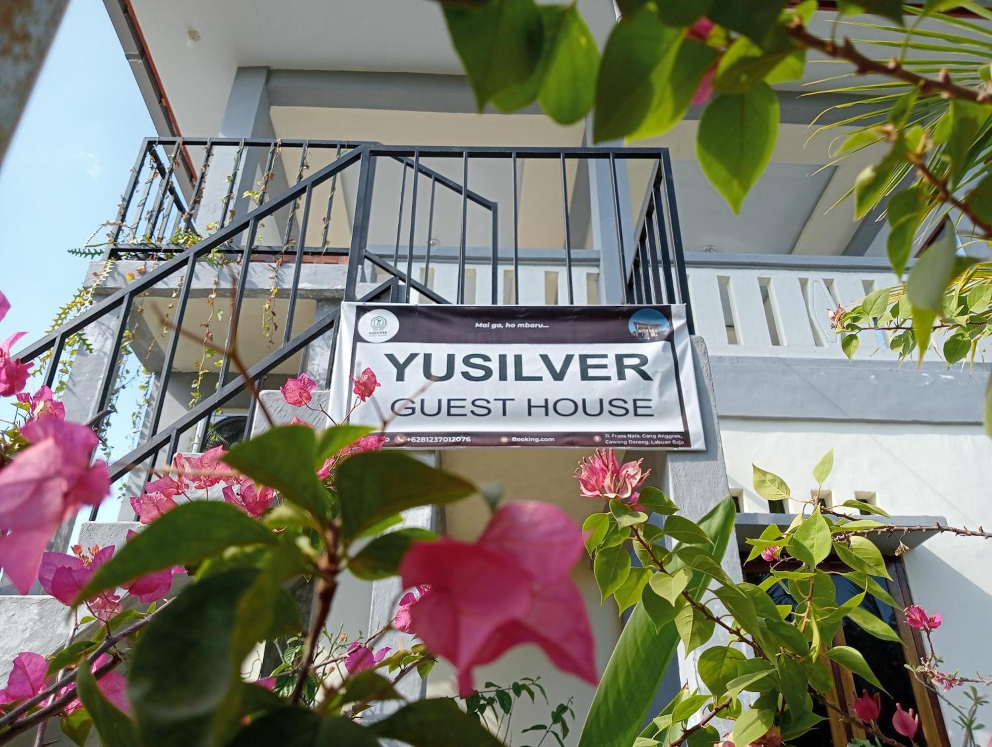 Yusilver Guest House Labuan Bajo Extérieur photo