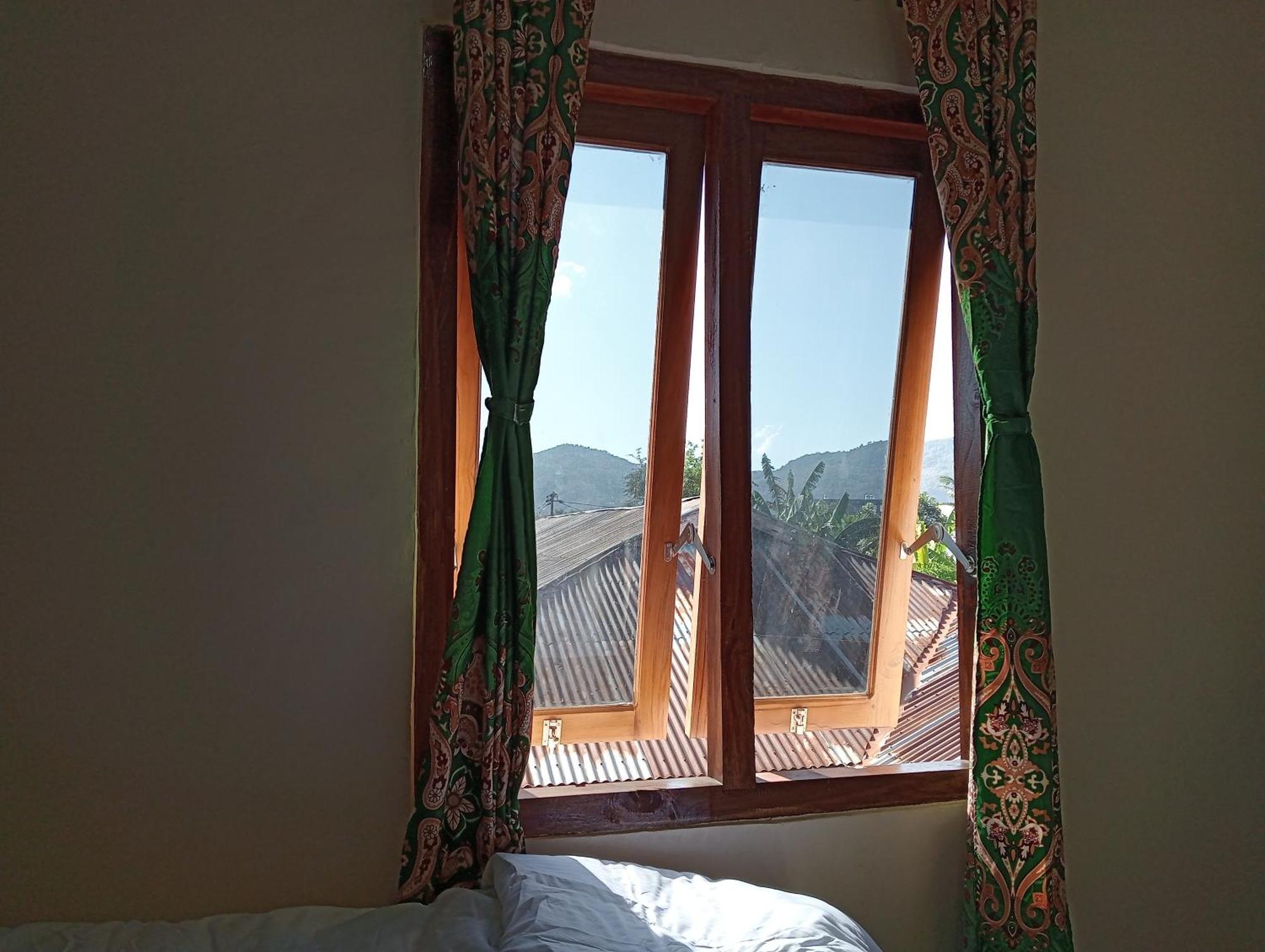Yusilver Guest House Labuan Bajo Extérieur photo