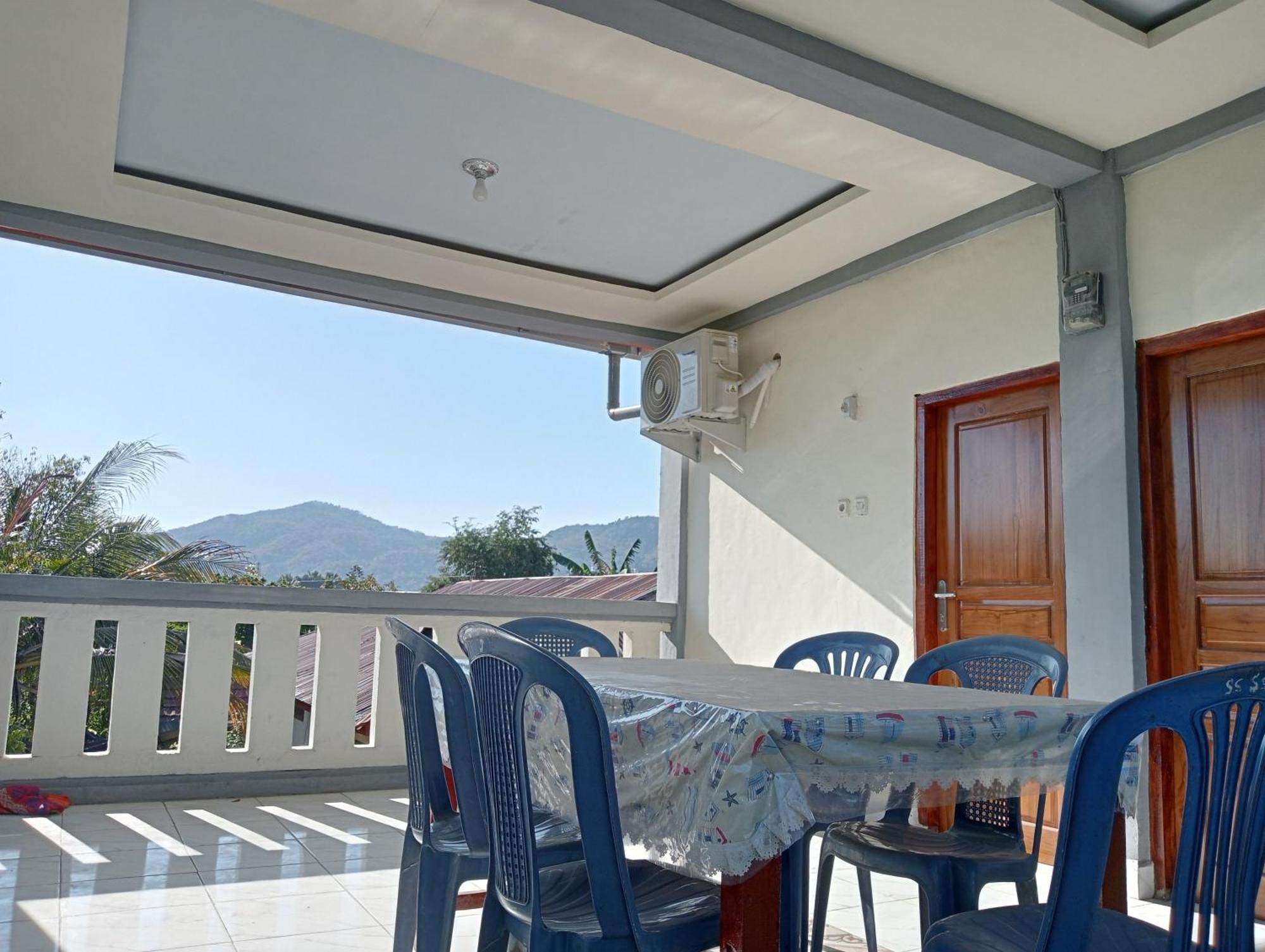 Yusilver Guest House Labuan Bajo Chambre photo